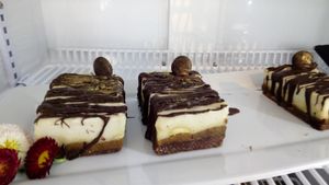 Snickers cake at BBVegan in Chichester