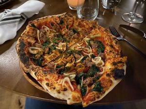 Vegan pizza at Vina Enoteca in Palo Alto