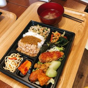 Today's lunch box for ¥800 at Veggie House in Chiba