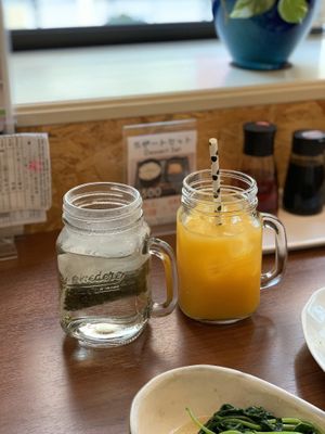 Mountain tea and mango juice at Veggie House in Chiba