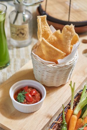 Northern Thai Tomato and Chilli Paste

Quantitatively delicious (for 2 pax, excluding deep-fried tofu sheets): Energy 402 kcal | Fat 9 g (Saturated Fat 2 g, Cholesterol 0 g) | Carbohydrate 86 g (Fibre 23 g, Sugar 25 g) | Protein 15 g | Sodium 927 mg

Qualitatively enjoyable: Both crushing and stir-frying tomatoes with oil can improve lycopene bioavailability. Lycopene, a red carotenoid pigment found in tomatoes, is considered to be a powerful antioxidant and could reduce the risk of prostate cancer. This dish is low in saturated fat but high in dietary fibre.

145 THB at Tonklar Facai - Siriraj in Bangkok