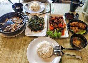 Food for two of us, yummy😋 at D'life 蔬食 - Toa Payoh  in Central Singapore