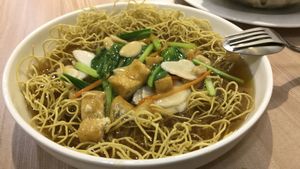 Cantonese style noodle at D'life 蔬食 - Toa Payoh  in Central Singapore