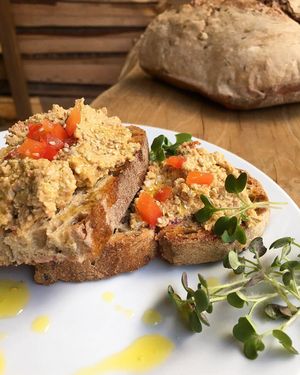 terrine végétale aux brocolis, tomates séchées et choux-fleurs et son pain aux graines de lin et tournesol at L'Arbre Bleu in Montpellier