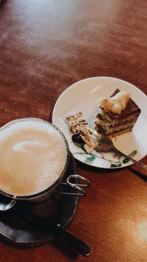 banana and chocolate cake & soy latte. soy latte had a stronger taste of soy than coffee.  at Ritz'n in Tsukuba