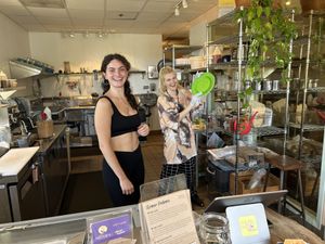 Lovely vegan ladies  at The Nectary in Sebastopol