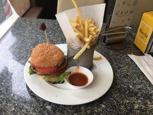 Hambúrguer vegano   at Zarzuela in Lisbon