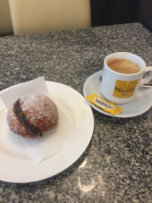Vegan "Bola de Berlim" with chocolate cream + Coffee at Zarzuela in Lisbon