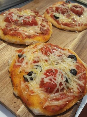 Pizza time  at Dona Flor Cafe in Lisbon