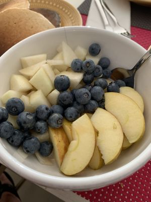 Granola with fruits at Kansha in Fatima