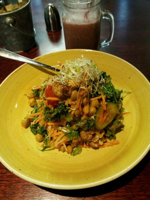 cajun roasted cauliflower salad at Cafe Nowa in Petersham