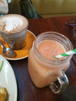 Mango smoothie and chai cupachinno at Cafe Nowa in Petersham