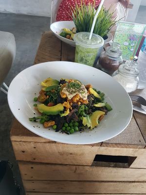 good roots at Crate Cafe in Canggu