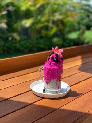 "sweet ass" chia
v, gf at Crate Cafe in Canggu