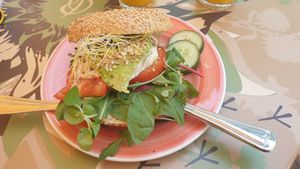 Bagel 'chickpea pleasure' at Bagels & Beans in Alphen Aan Den Rijn