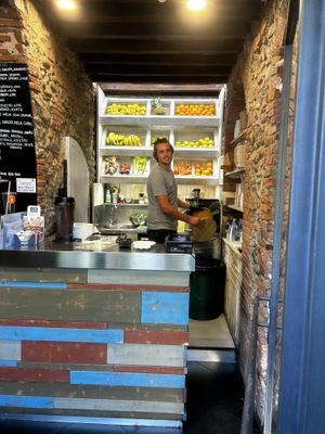 Freundliche Bedienung 😊  at Bioroom in Lucca