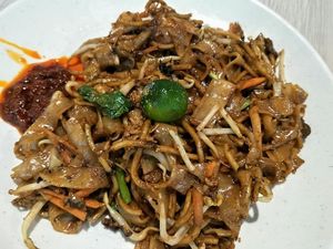 fried kway teow (noodles) at Long Quan Vegetarian Stall in North Singapore