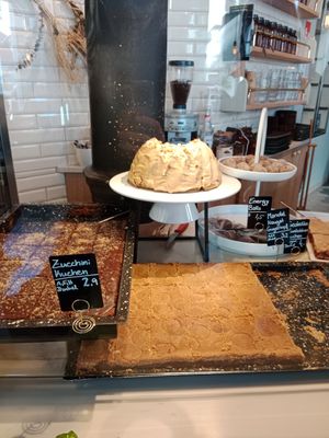 Always different cake options 🫶 at Ginko in Graz