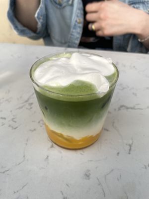 Mango matcha mit vanilla cloud  at Ginko in Graz