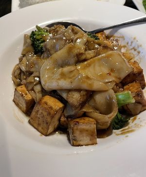 Pad see ew  at Bai Tong Restaurant in Redmond