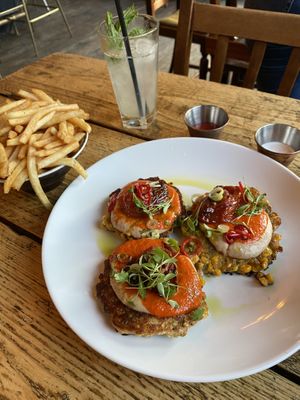 Sweetcorn fritters with fries and a virgin mojito at The Spread Eagle in East London