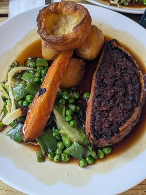Beet Wellington (sunday roast) at The Spread Eagle in East London