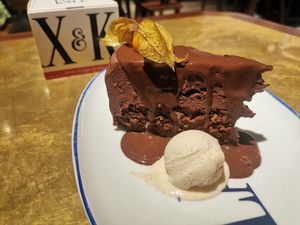 Tarta de dos chocolates at Flax & Kale - Sant Pere Mes in Barcelona