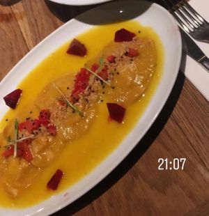 Ravioli vegani con barbabietola e zucca  at Flax & Kale - Sant Pere Mes in Barcelona