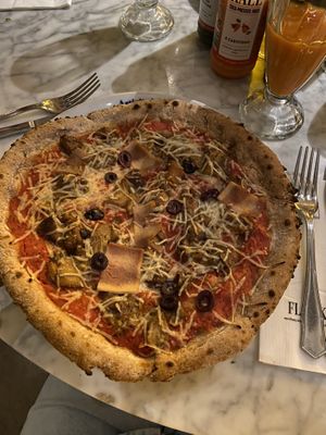 Pizza caprichosa  at Flax & Kale - Sant Pere Mes in Barcelona