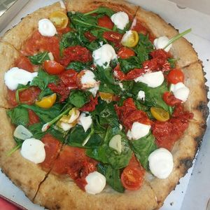 jb vegan pizza - very good at Flax & Kale - Sant Pere Mes in Barcelona