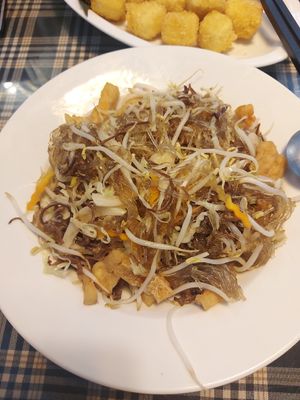 Fried vermicelli at HAN - El Domo - Int Terminal  in Hanoi