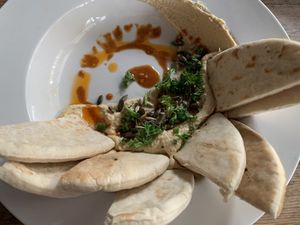 Hummus at The 13th Note in Glasgow