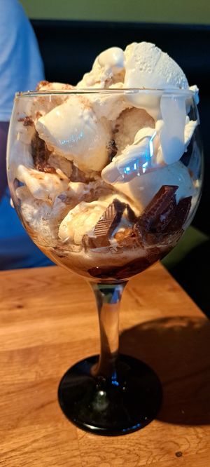Ice cream sundae at The 13th Note in Glasgow