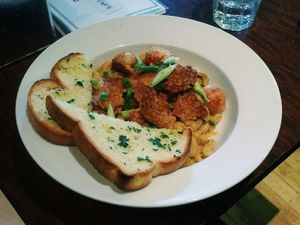 vegan Mac'n'Cheese with Facon at The 13th Note in Glasgow