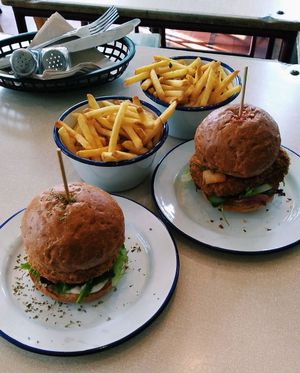 Jackfruit Burger (left) & Tofish-Kimchi Burger at The Blacksmith & The Toffeemaker in London