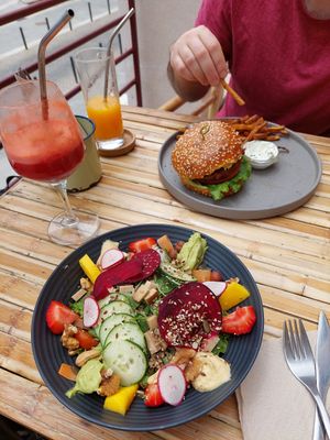 10/10 lunch at Aloha Cafe in Sesimbra