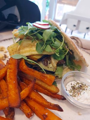  at Aloha Cafe in Sesimbra