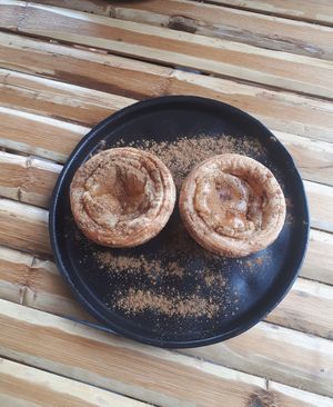 Vegan pastel de nata (not great) at Aloha Cafe in Sesimbra