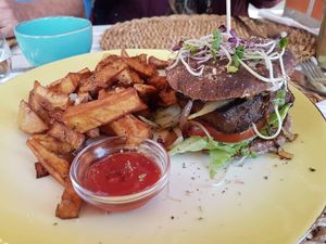 Burger de seitan  at Aloha Cafe in Sesimbra