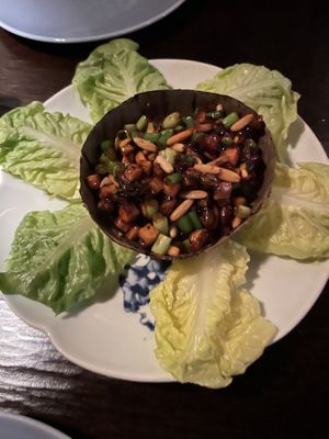 Lettuce cups   at Hakkasan in Dubai