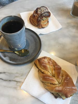 Cafe y tres bollos por menos de 7€ at Zaczyn in Krakow