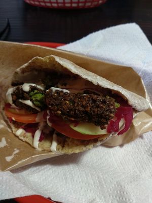 Falafels at Zizinia in Barcelona
