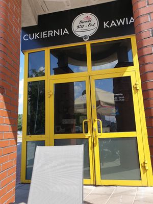 Wejście na rogu budynku at SweetFit in Bialystok