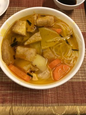 Bland noodles with a yellow oiley layer at Hoa Nghiem in Hue