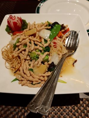 Fried noodles with veggies and vegan chicken at Restaurant L'Hirondelle Royale Sarl in Luxembourg City