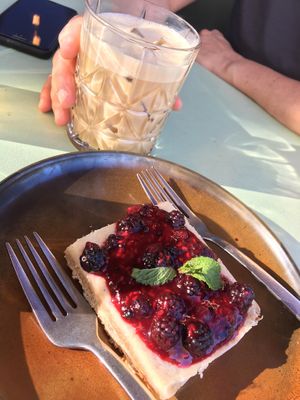 Lime pie and iced coffee at Karls Kraut in Luzern