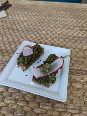 Pesto toast at La Part du Colibri in Crest