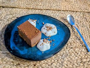 Vegan chocolate dessert at La Part du Colibri in Crest