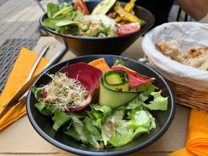 Salade vegan  at La Part du Colibri in Crest