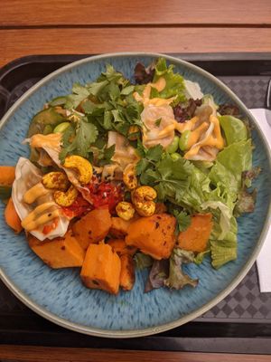 Tasty lunch at Weilands Wellfood in Berlin